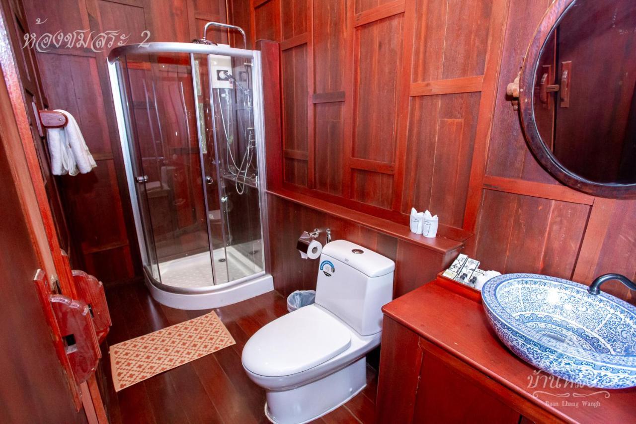 Baan Lhang Wangh บ้านหลังวัง Фитсанулок Екстериор снимка