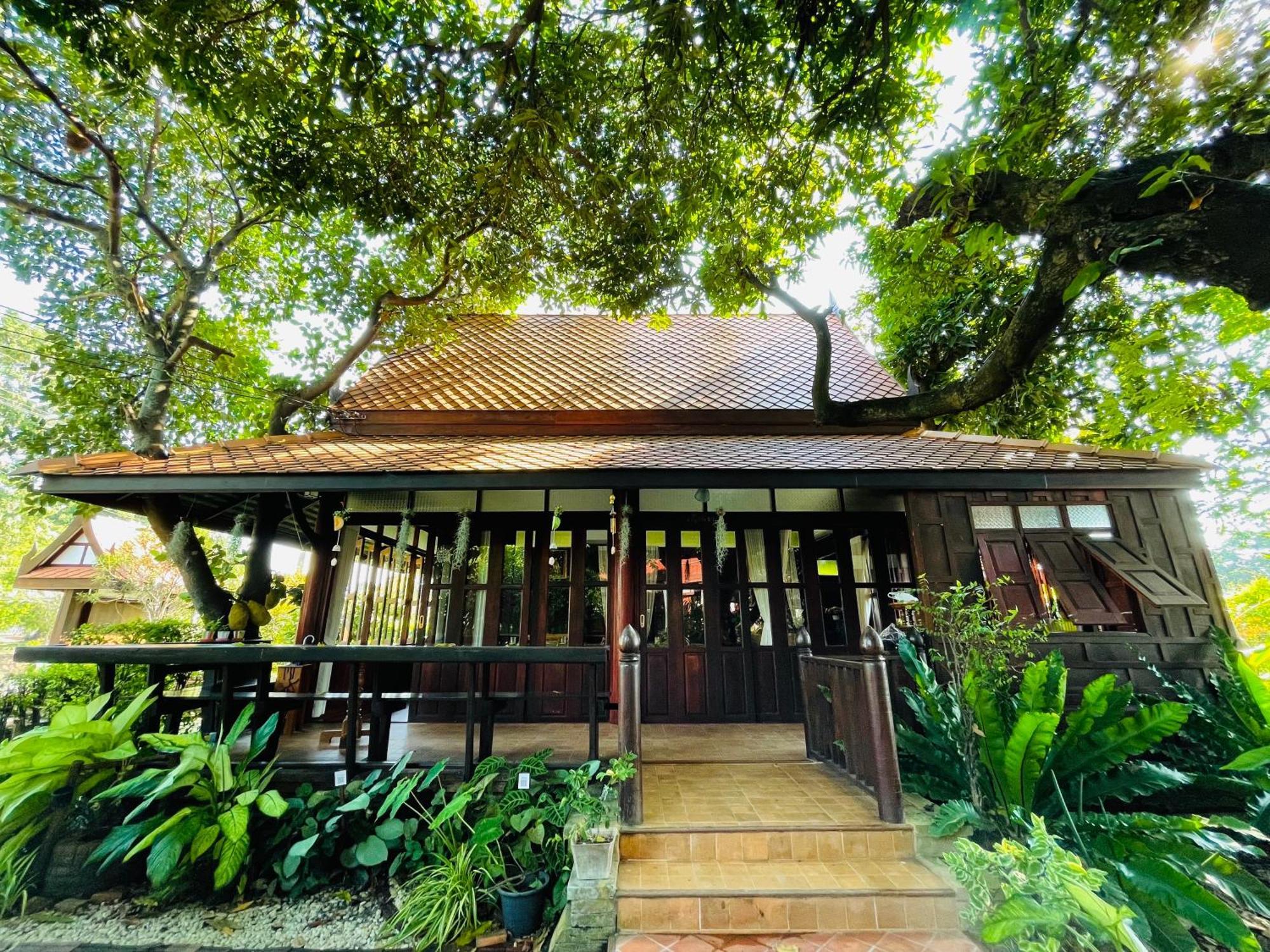 Baan Lhang Wangh บ้านหลังวัง Фитсанулок Екстериор снимка